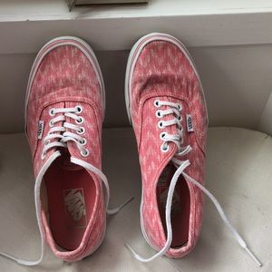 Women’s Autentic Vans.